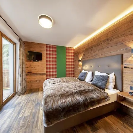 Chalet In Neukirchen Near Ski Lift * Neukirchen am Grossvenediger